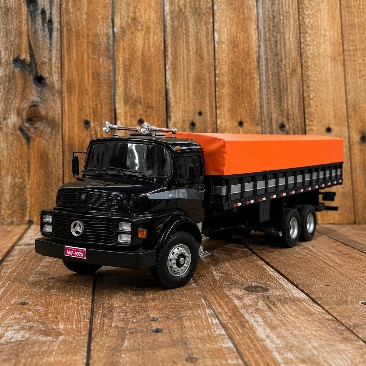 Miniatura Mercedes-Benz Graneleiro Escala 1/24 ( Colecionador )
