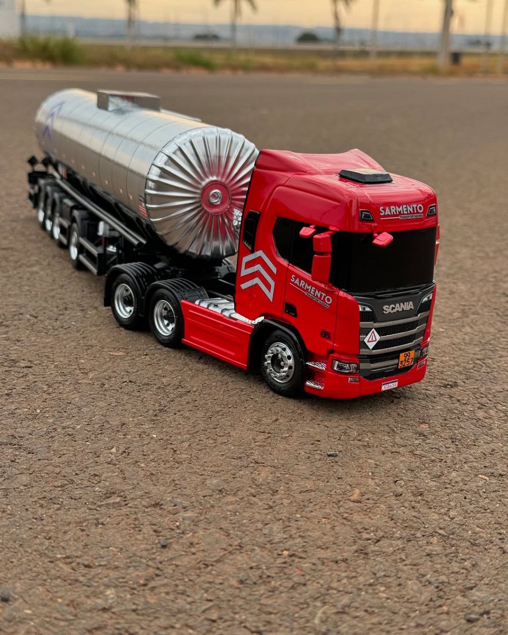 Miniatura Scania NTG Carreta 4 Eixos – Escala 1/24