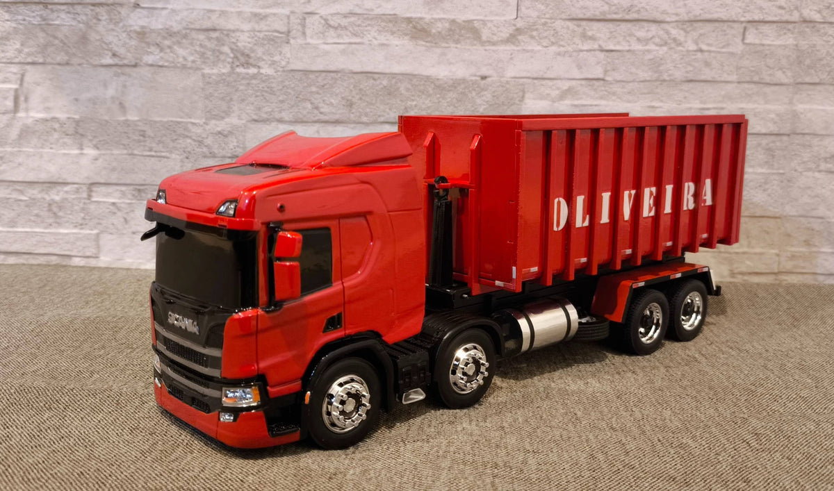 Miniatura Scania Quarto Eixo + Rollon OFF Grimaldi. Escala: 1/32 - Personalizável
