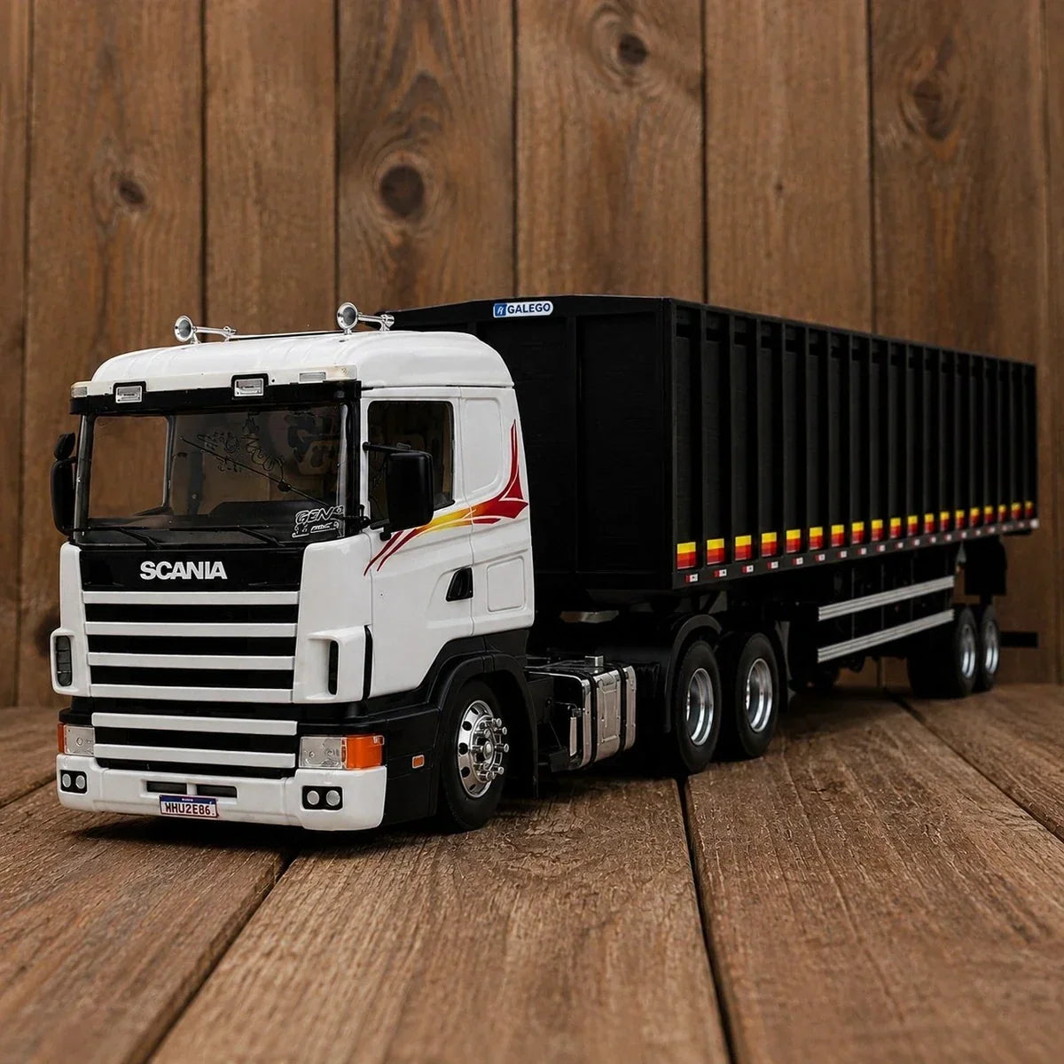 Scania V8 R730 Graneleiro Escala 1/24 (Controle Remoto)