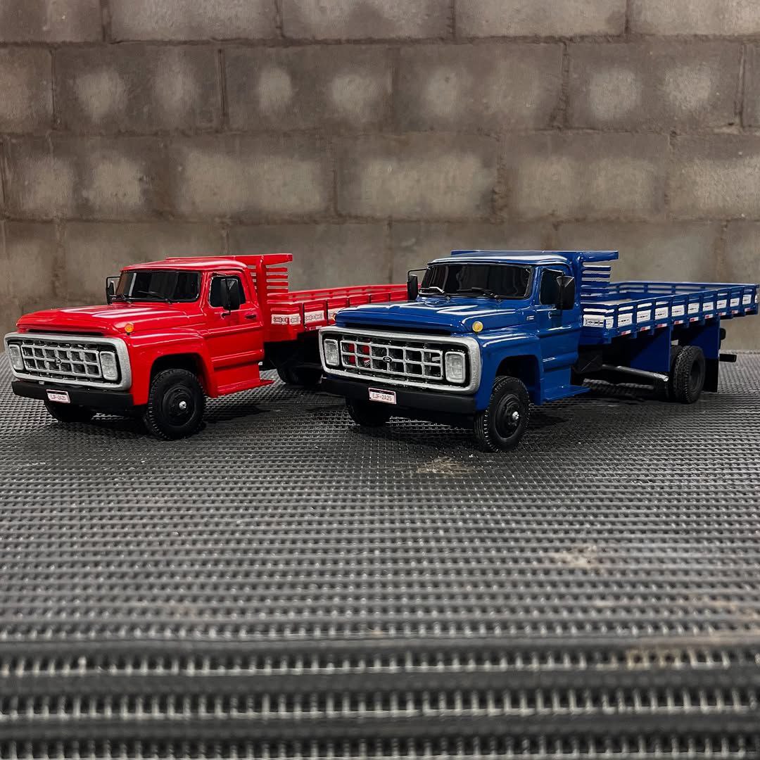 Combo Ford F-11000 (2 unidades) - Escala 1/24