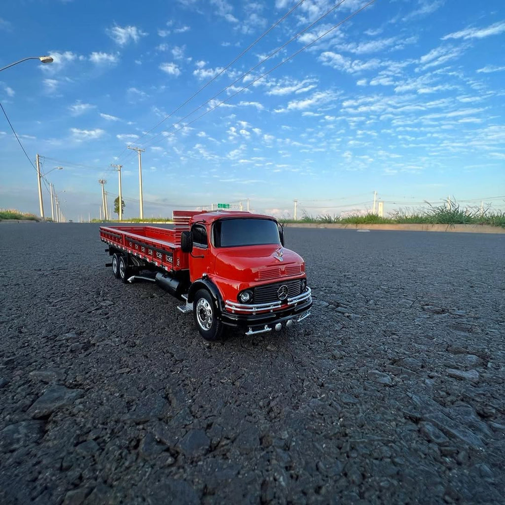 Caminhão Mercedes-Benz L-1113 Truck RC – Escala 1/24 (Controle Remoto)