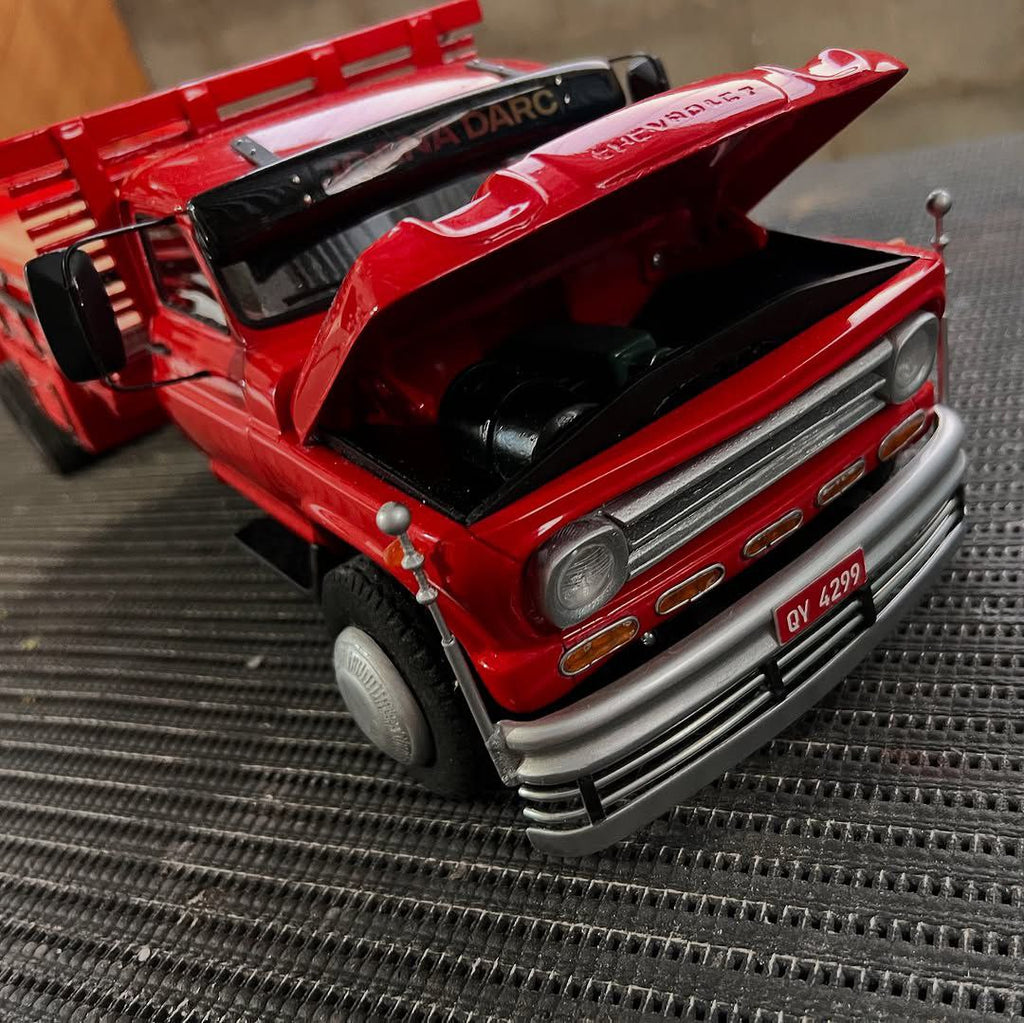 Miniatura Chevrolet D60  - Escala 1/24